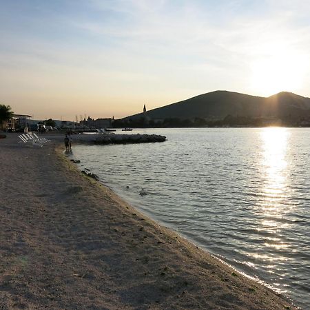 Apartments Coce Трогир Екстериор снимка