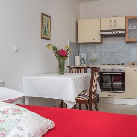 Apartments Coce Трогир Екстериор снимка