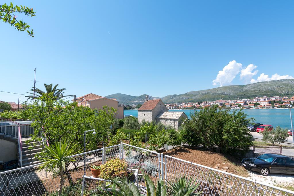 Apartments Coce Трогир Екстериор снимка