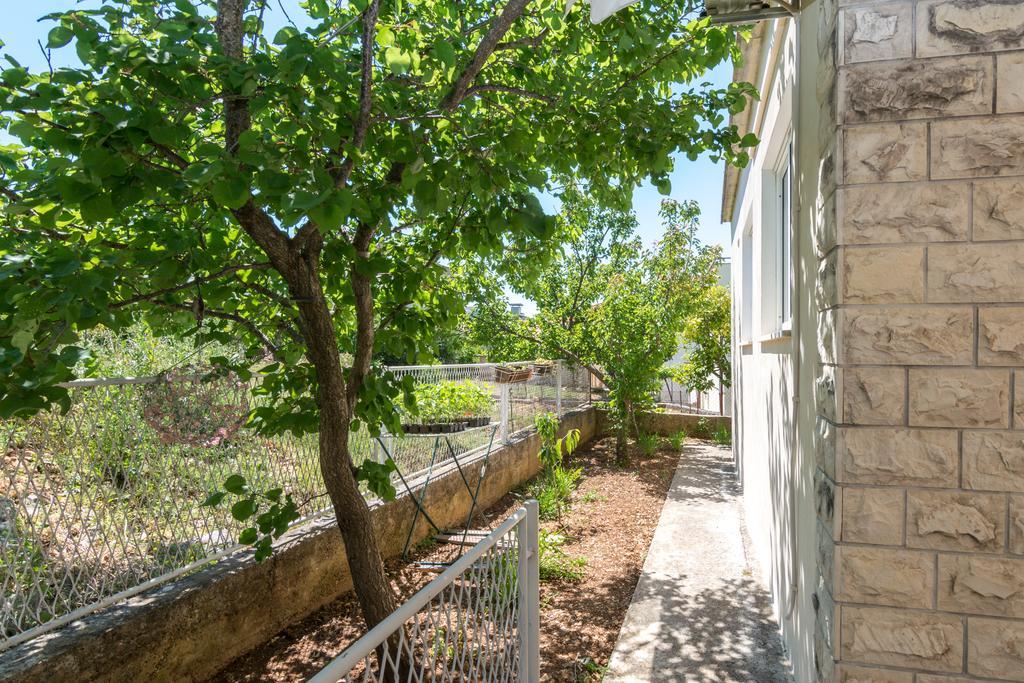 Apartments Coce Трогир Екстериор снимка