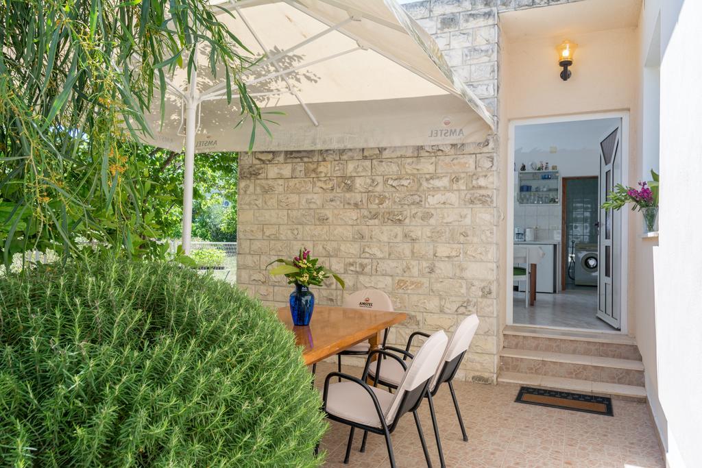 Apartments Coce Трогир Екстериор снимка