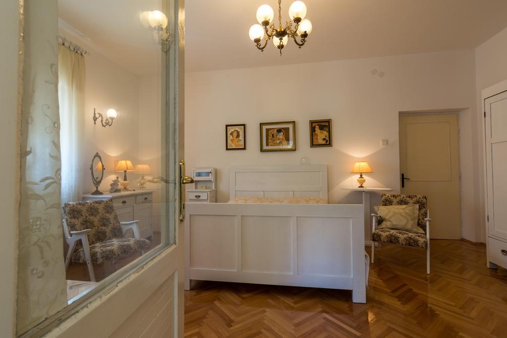 Apartments Coce Трогир Екстериор снимка