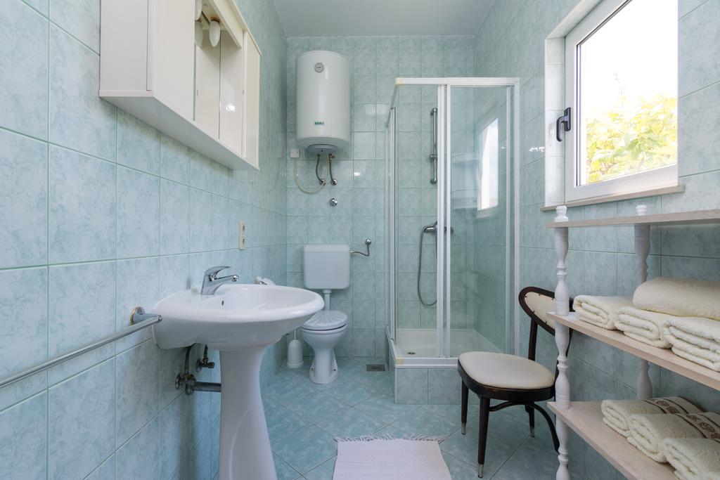 Apartments Coce Трогир Екстериор снимка