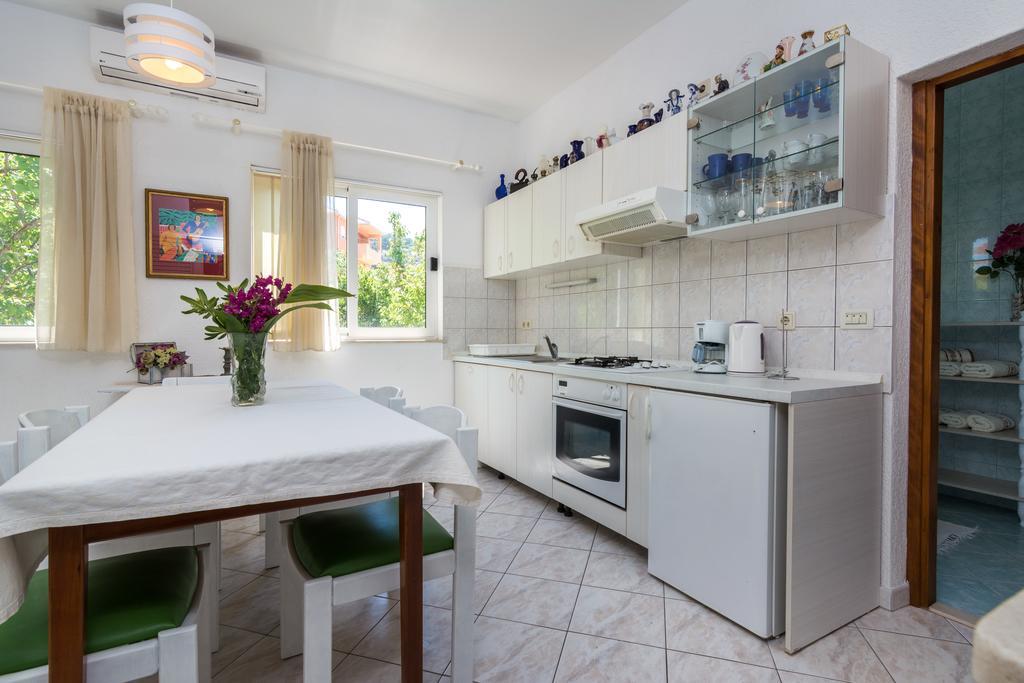 Apartments Coce Трогир Екстериор снимка