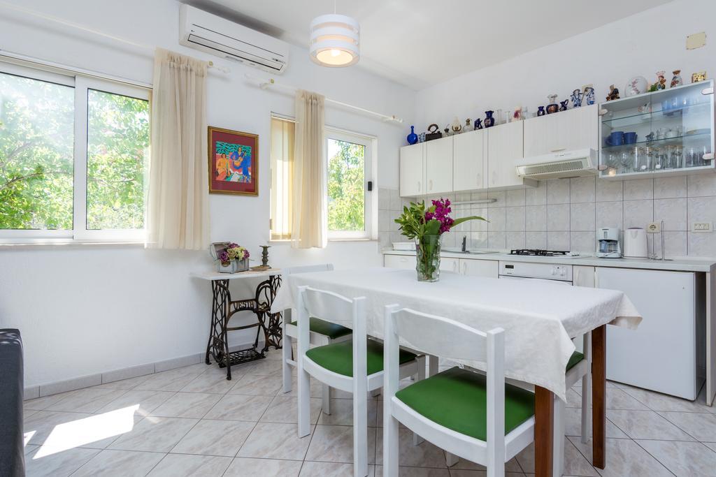 Apartments Coce Трогир Екстериор снимка