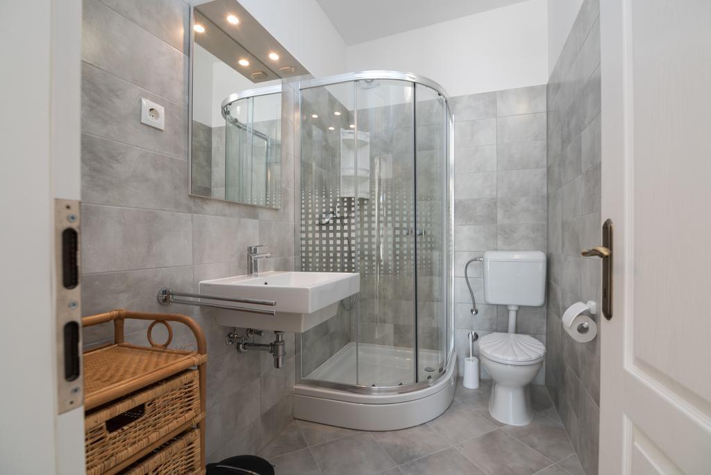 Apartments Coce Трогир Екстериор снимка
