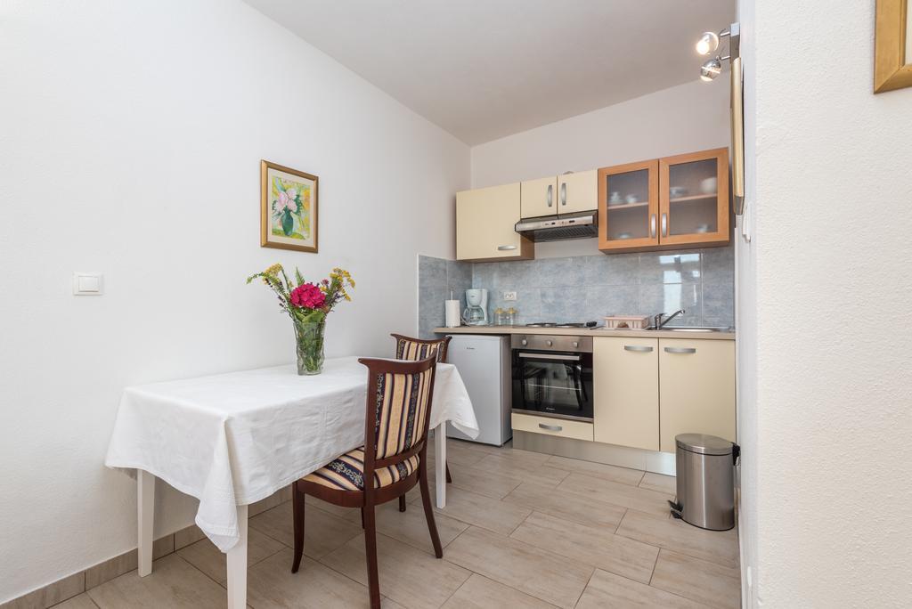 Apartments Coce Трогир Екстериор снимка