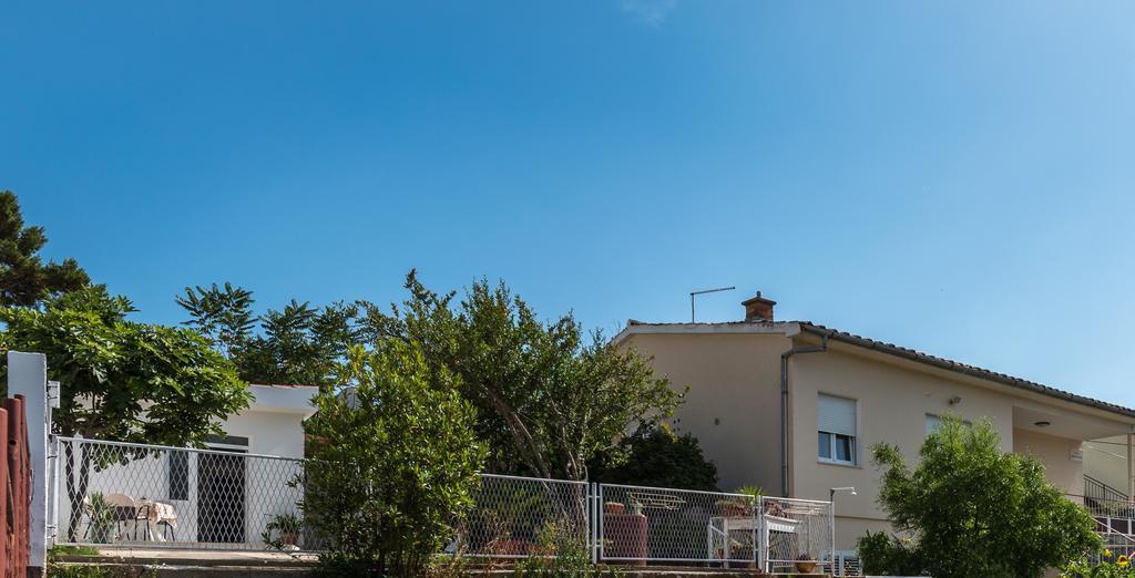 Apartments Coce Трогир Екстериор снимка