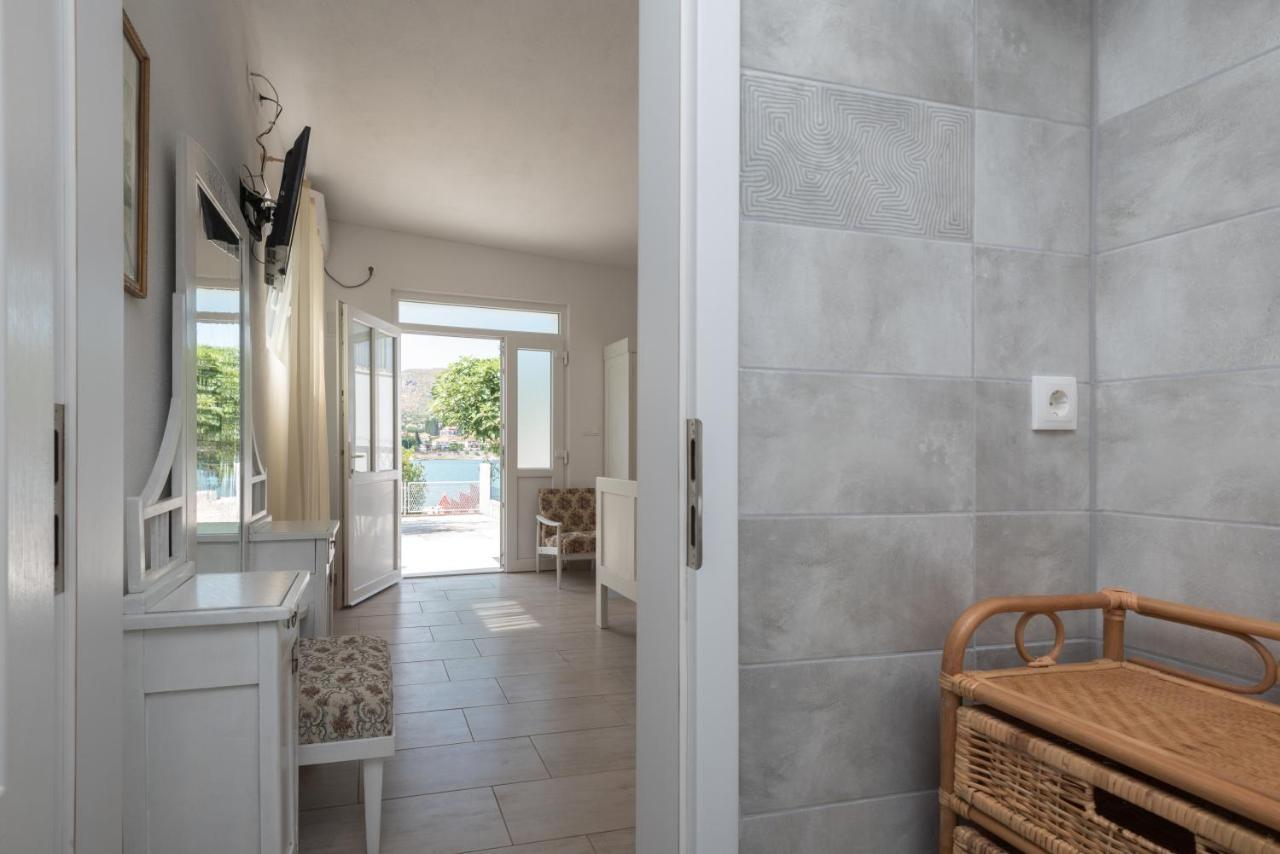 Apartments Coce Трогир Екстериор снимка