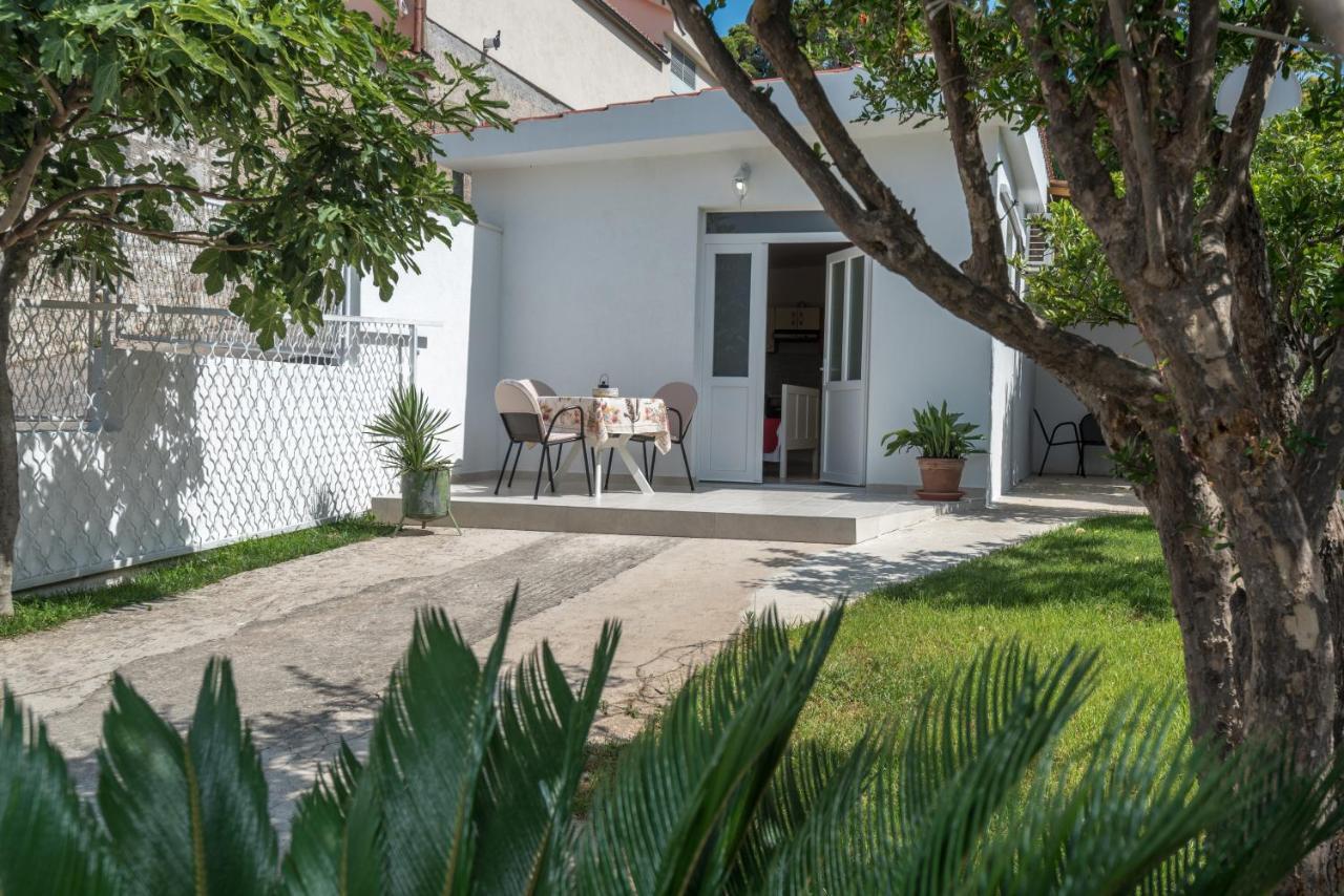 Apartments Coce Трогир Екстериор снимка